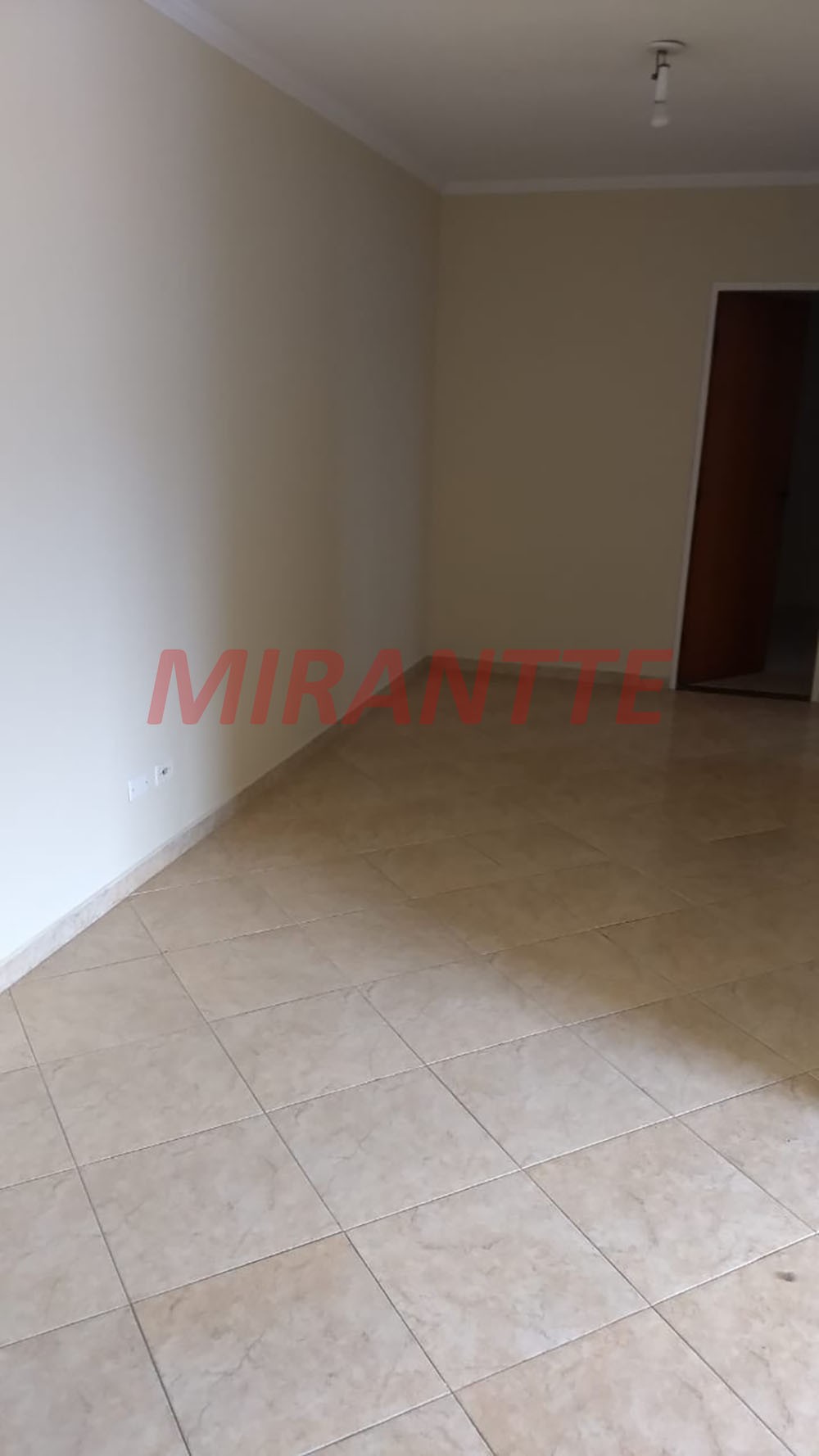 Apartamento com 2 quartos em Vila Galvão