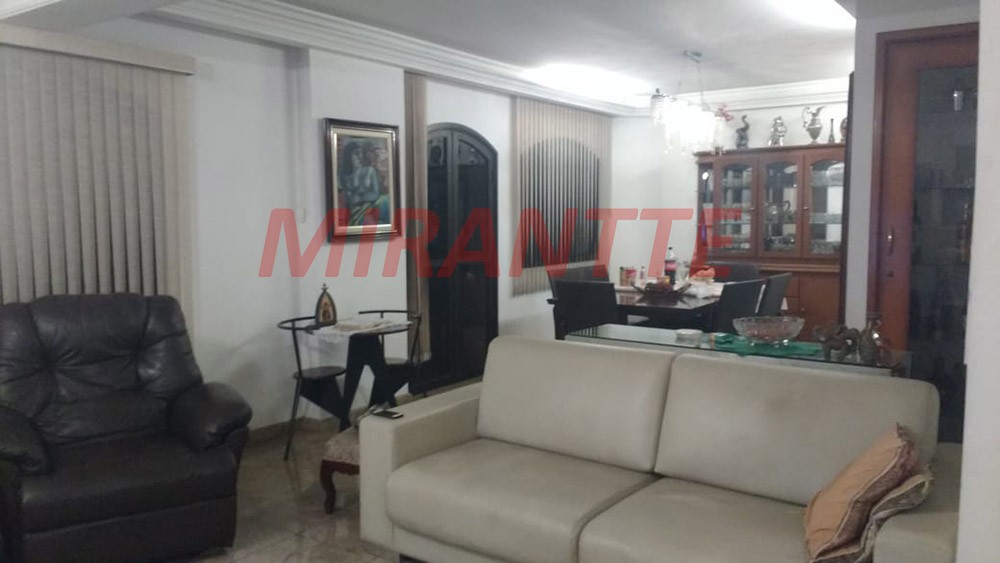 Apartamento de 425m² com 3 quartos em Água Fria