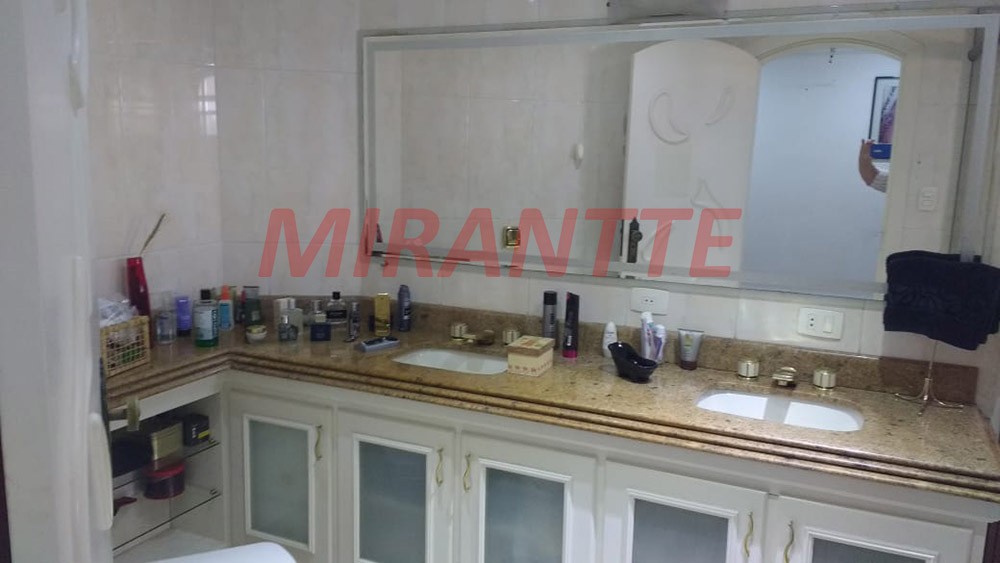 Apartamento de 425m² com 3 quartos em Água Fria