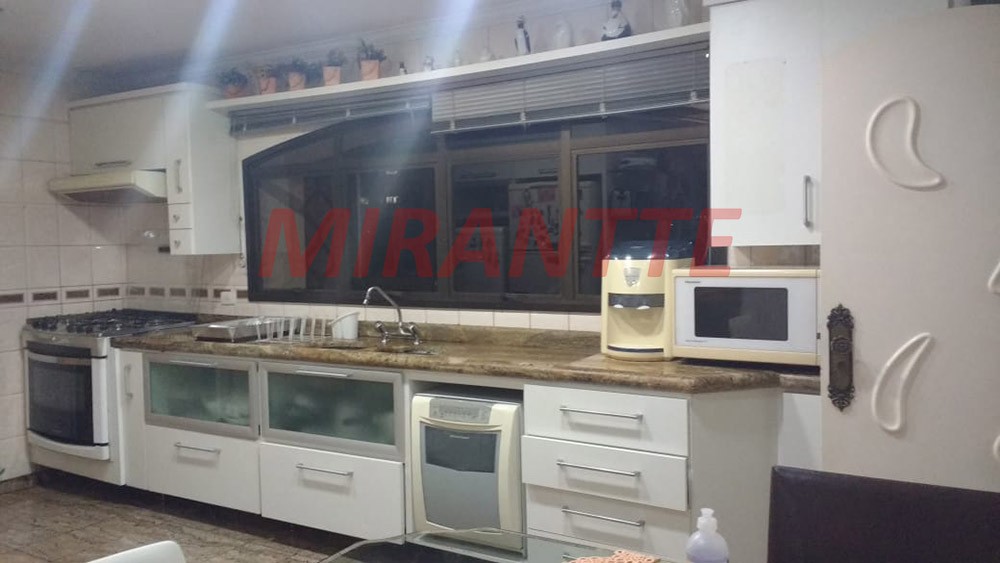 Apartamento de 425m² com 3 quartos em Água Fria