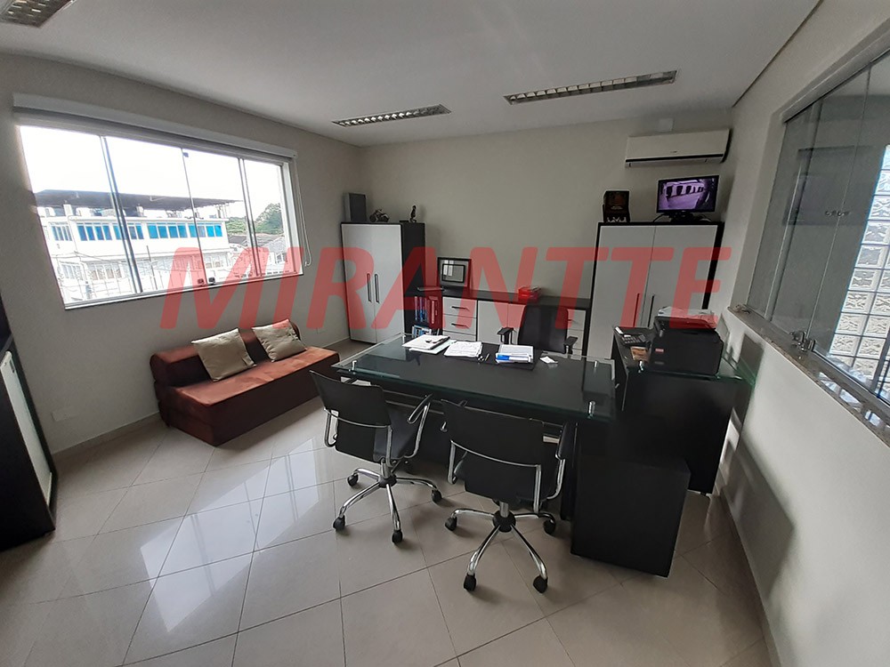 Comercial de 349m² em Santana