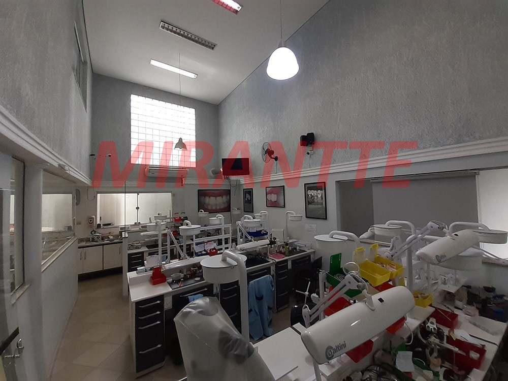 Comercial de 349m² em Santana