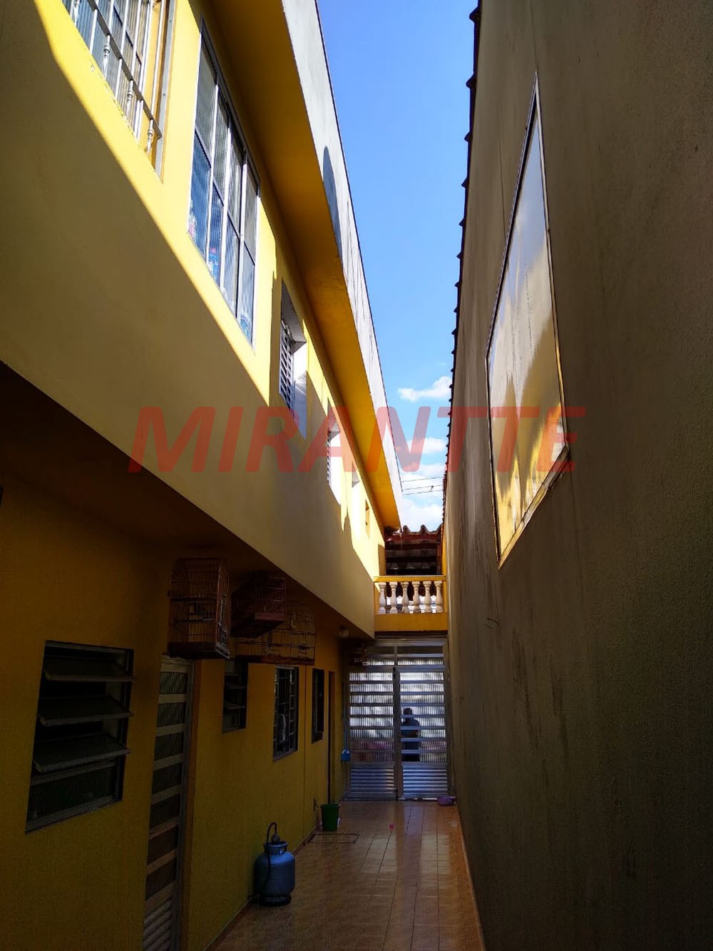 Sobrado com 4 quartos em Vila Barros