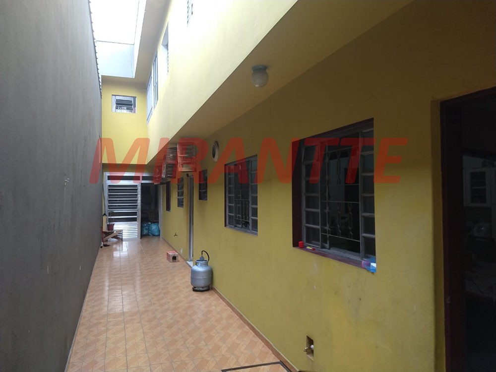 Sobrado com 4 quartos em Vila Barros