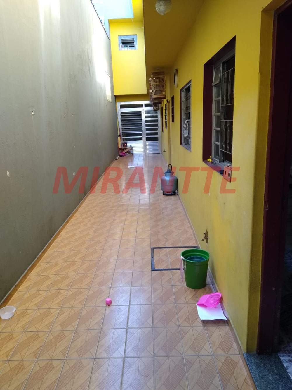 Sobrado com 4 quartos em Vila Barros