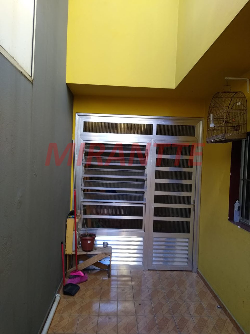 Sobrado com 4 quartos em Vila Barros