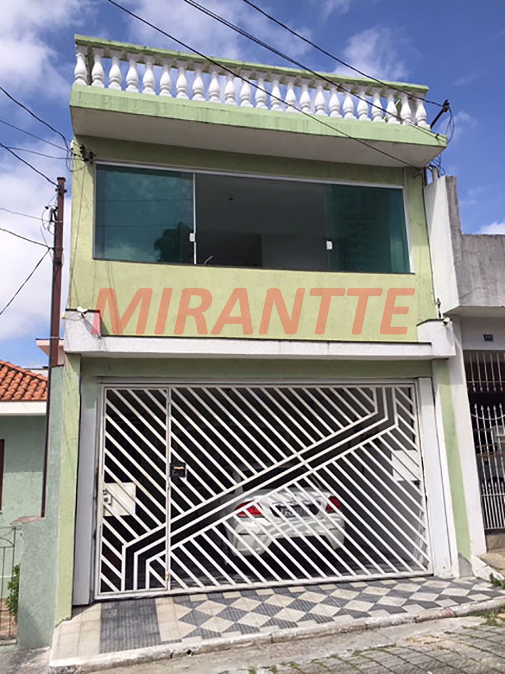 Sobrado de 350m² com 4 quartos em Ponte Grande