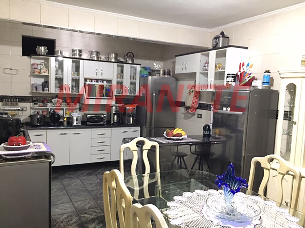 Sobrado de 350m² com 4 quartos em Ponte Grande
