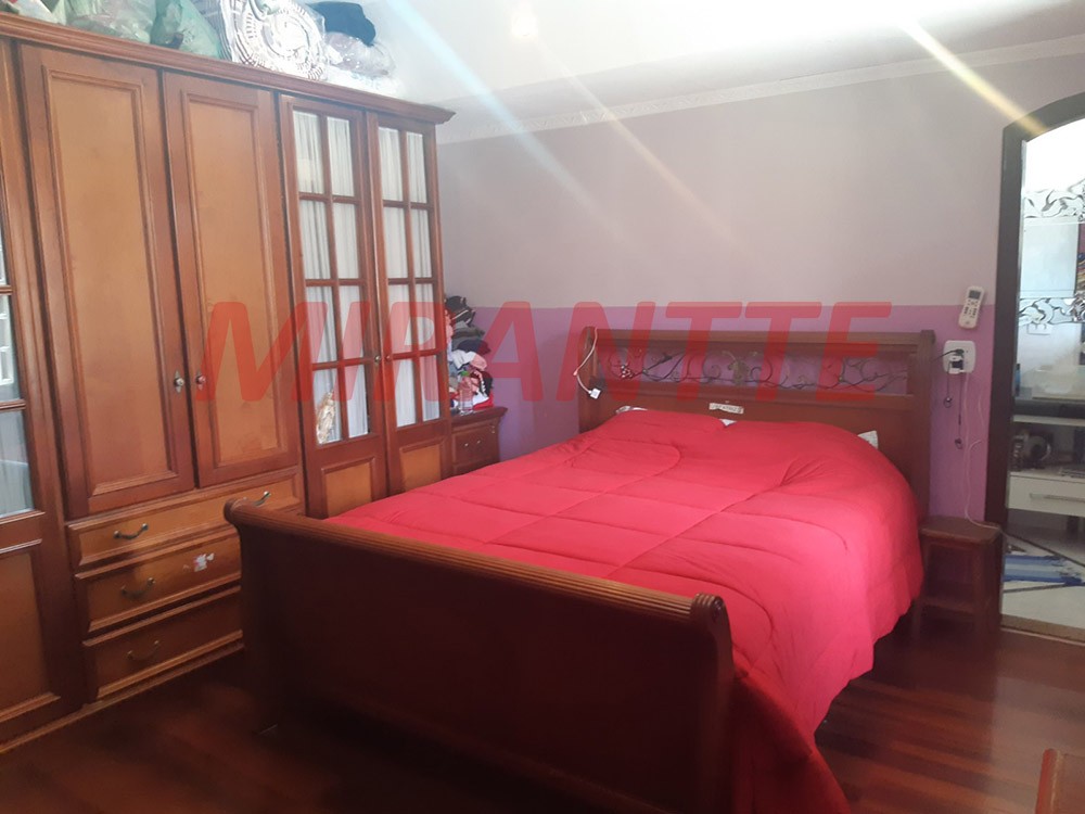 Sobrado de 326m² com 3 quartos em Vila Gustavo