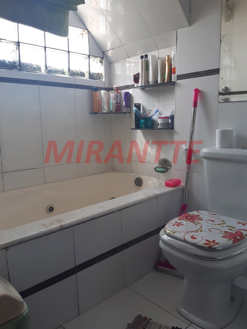 Sobrado de 326m² com 3 quartos em Vila Gustavo
