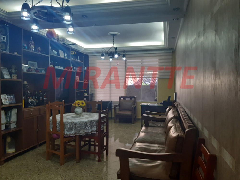 Sobrado de 326m² com 3 quartos em Vila Gustavo