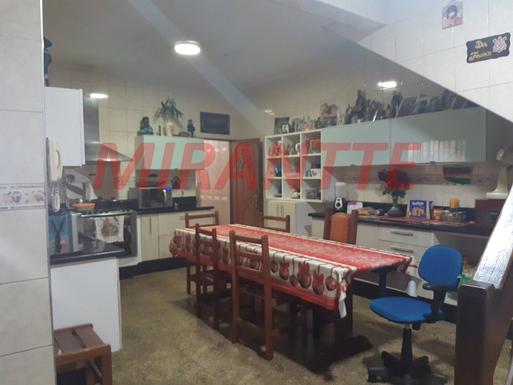 Sobrado de 326m² com 3 quartos em Vila Gustavo