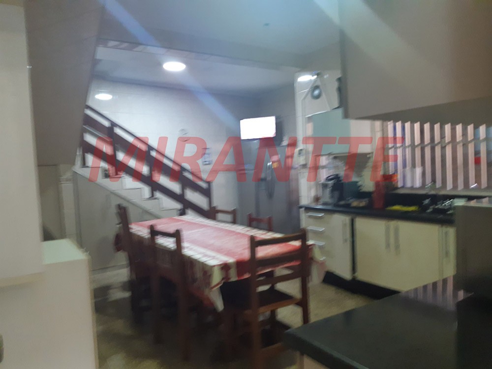 Sobrado de 326m² com 3 quartos em Vila Gustavo