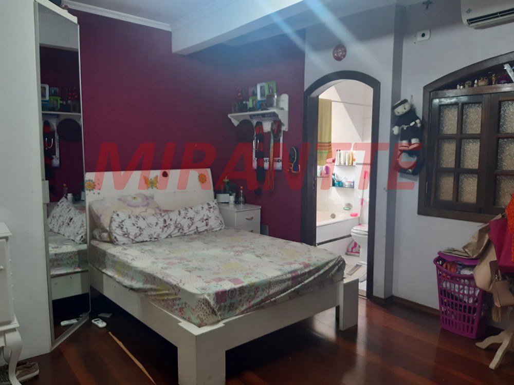 Sobrado de 326m² com 3 quartos em Vila Gustavo