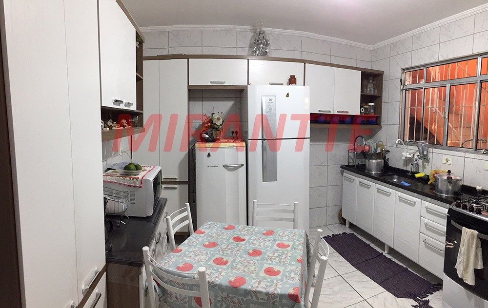 Sobrado de 300m² com 3 quartos em Jardim Vila Galvão
