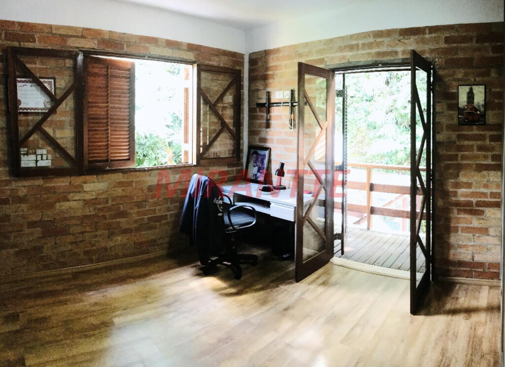 Sobrado de 170m² com 3 quartos em Serra Da Cantareira