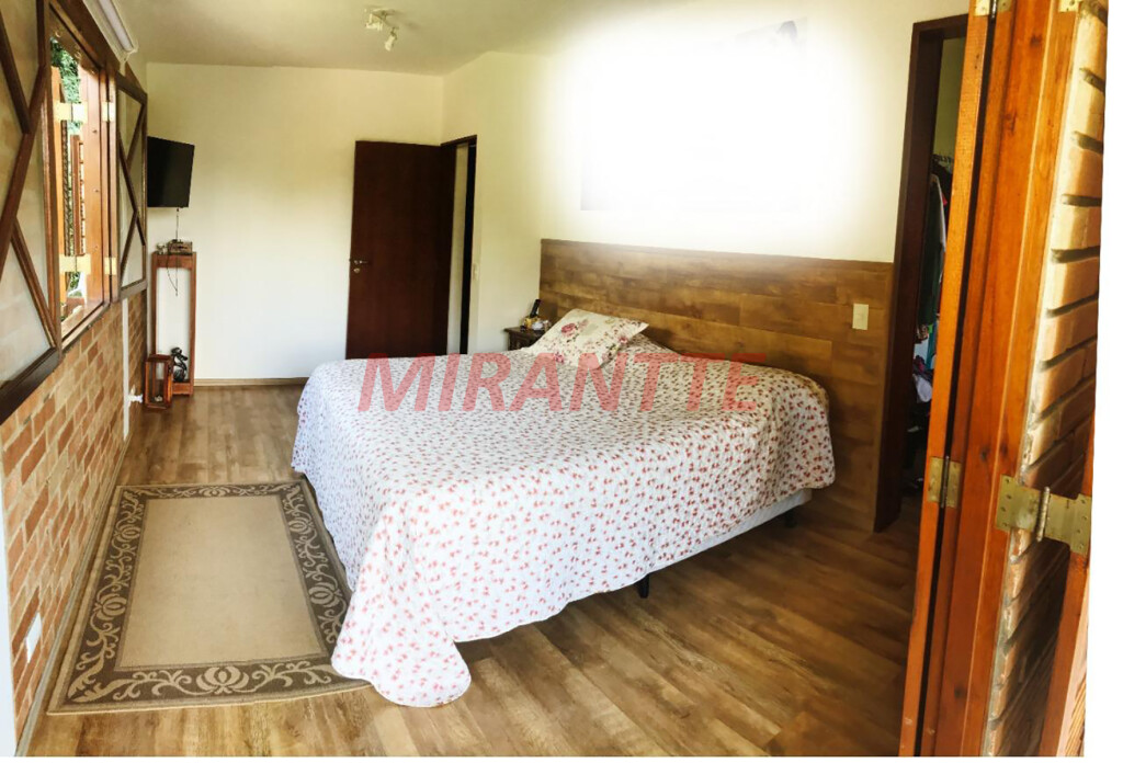 Sobrado de 170m² com 3 quartos em Serra Da Cantareira