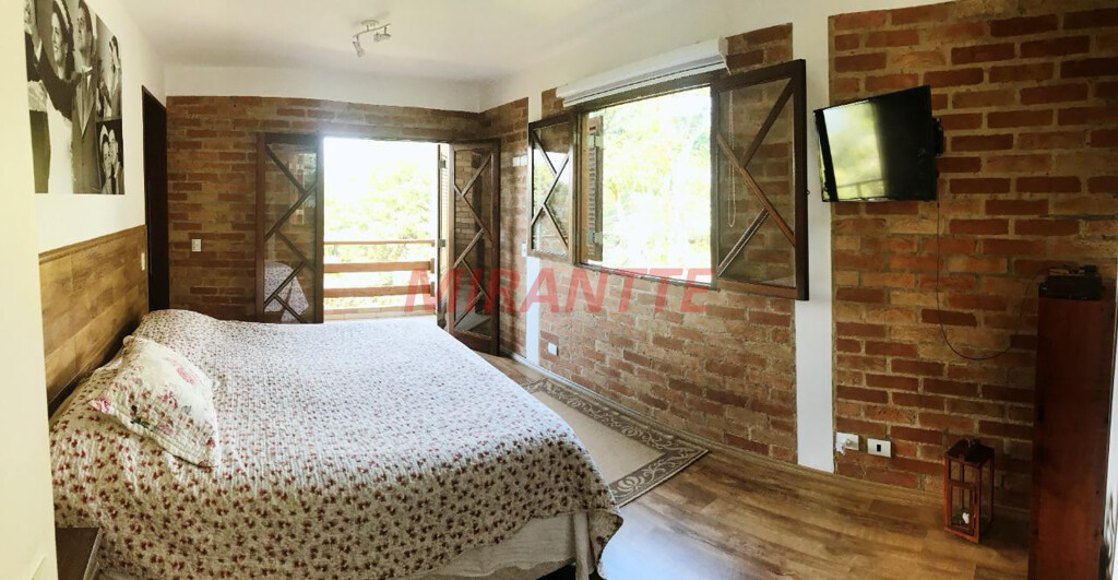 Sobrado de 170m² com 3 quartos em Serra Da Cantareira