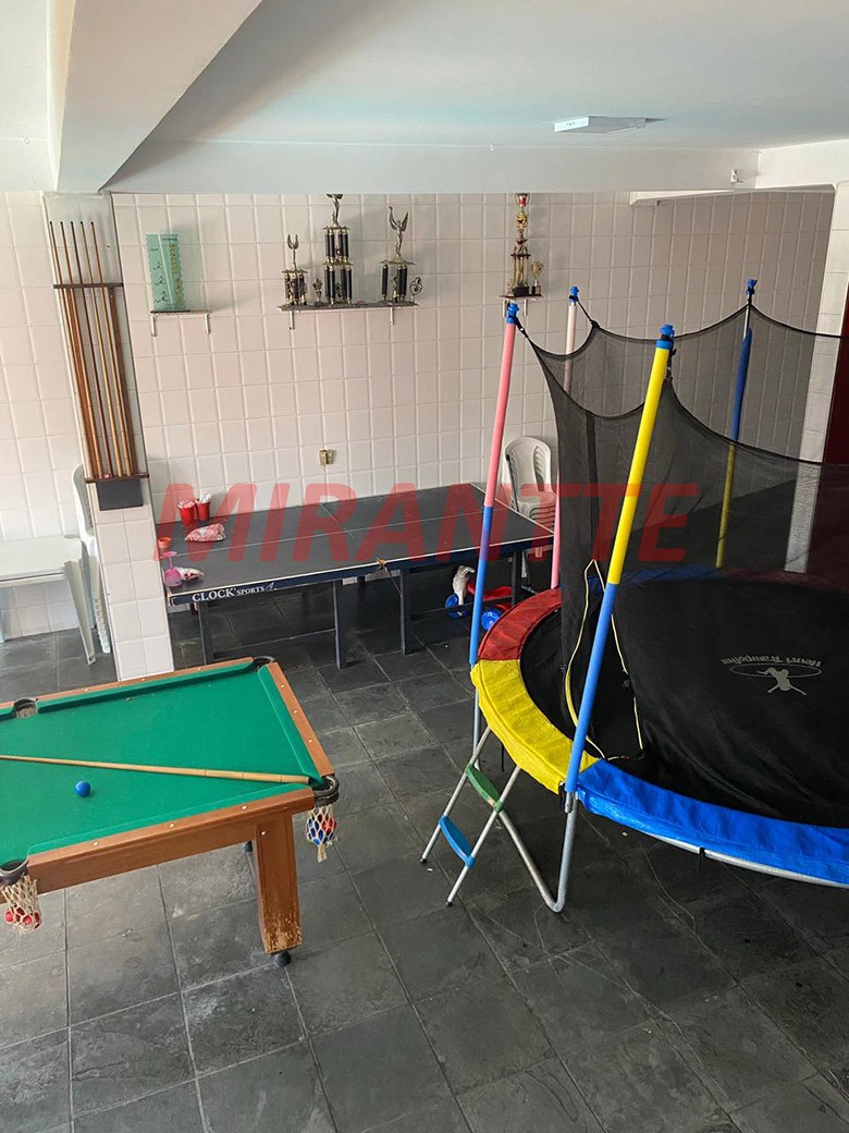 Sobrado de 507m² com 4 quartos em Vila Gustavo