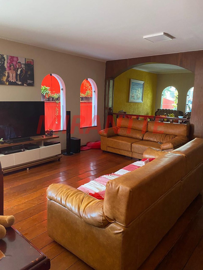 Sobrado de 507m² com 4 quartos em Vila Gustavo