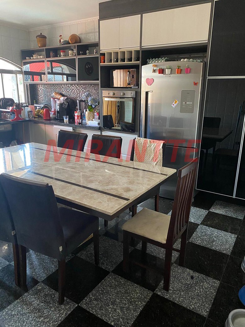 Sobrado de 507m² com 4 quartos em Vila Gustavo
