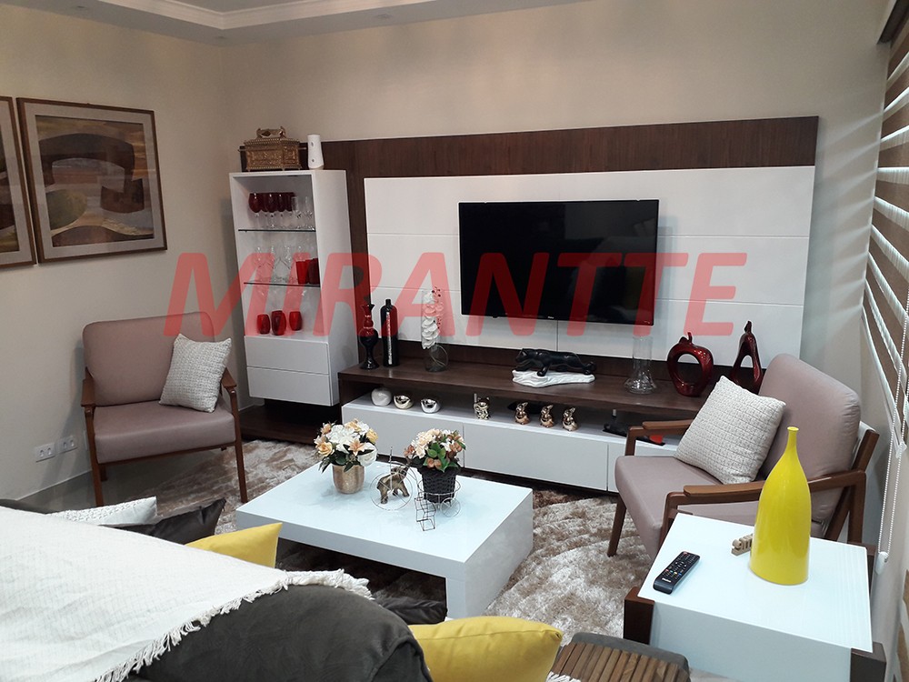 Sobrado de 400m² com 4 quartos em Jardim Guapíra