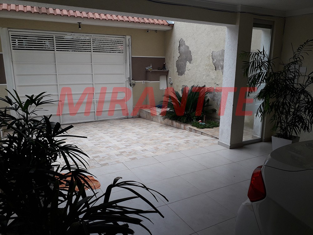 Sobrado de 400m² com 4 quartos em Jardim Guapíra