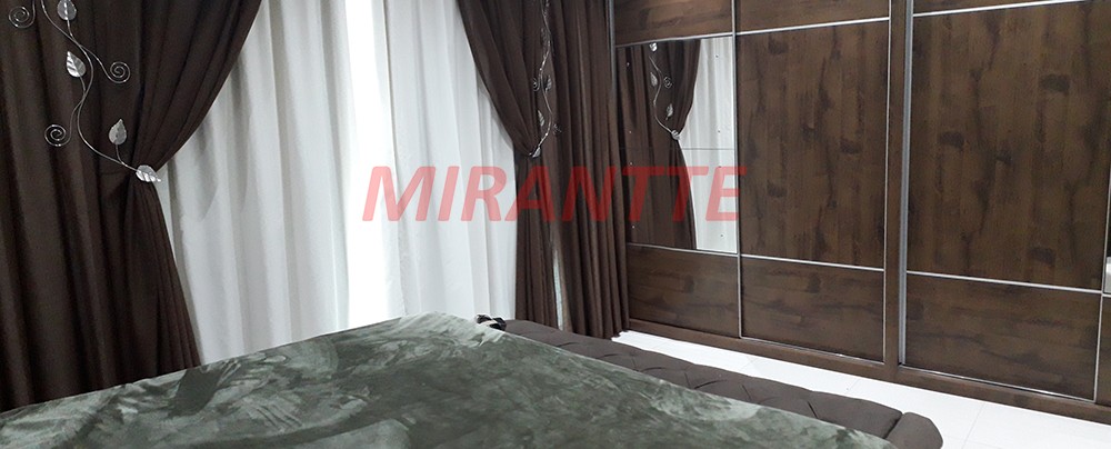 Sobrado de 400m² com 4 quartos em Jardim Guapíra