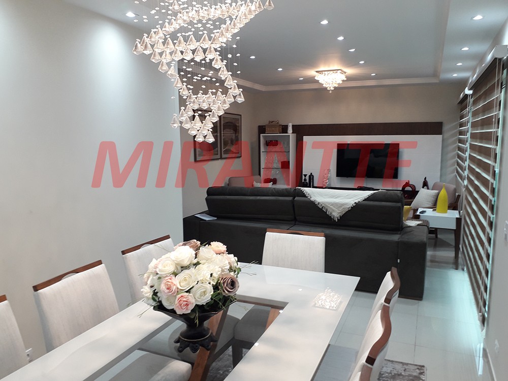 Sobrado de 400m² com 4 quartos em Jardim Guapíra