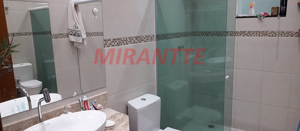 Sobrado de 400m² com 4 quartos em Jardim Guapíra