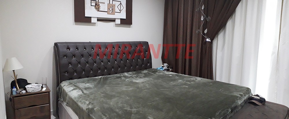 Sobrado de 400m² com 4 quartos em Jardim Guapíra
