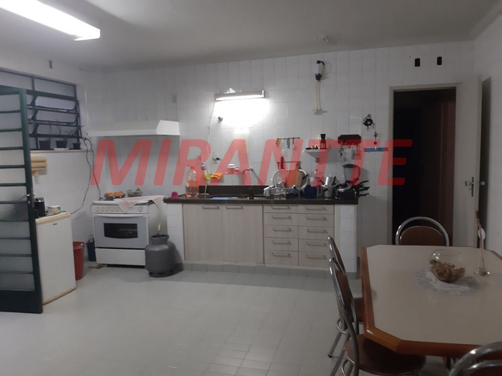 Sobrado de 550m² com 4 quartos em Horto Florestal