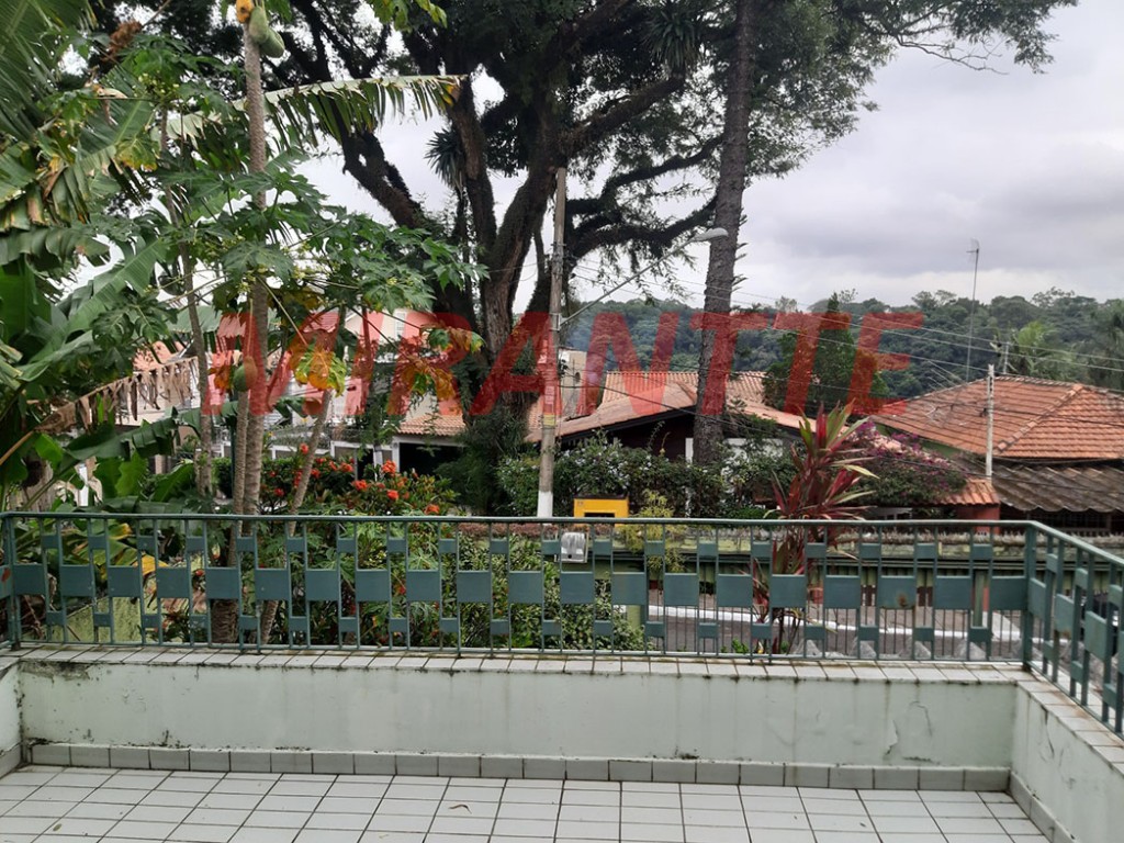 Sobrado de 550m² com 4 quartos em Horto Florestal