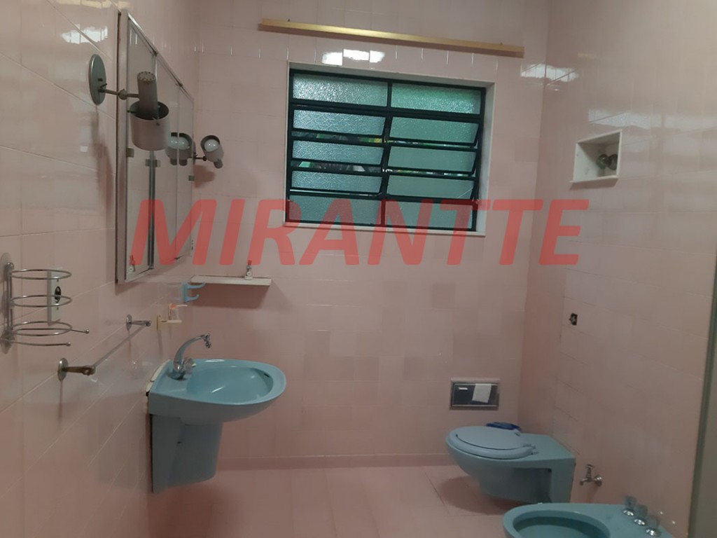 Sobrado de 550m² com 4 quartos em Horto Florestal