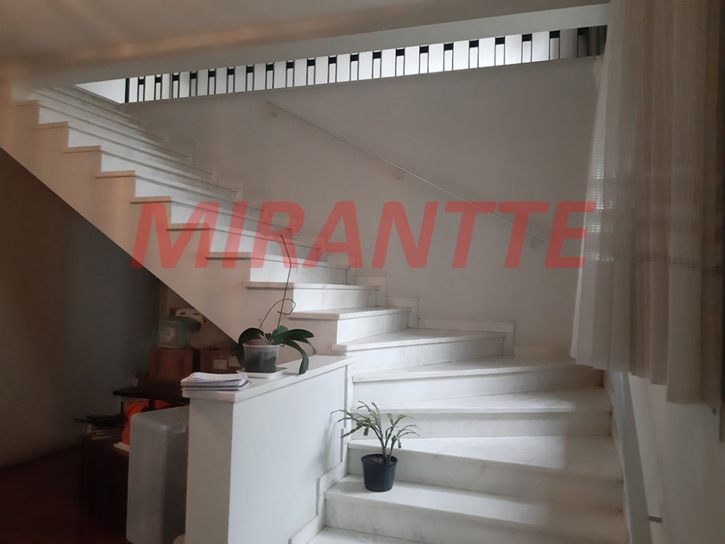Sobrado de 550m² com 4 quartos em Horto Florestal