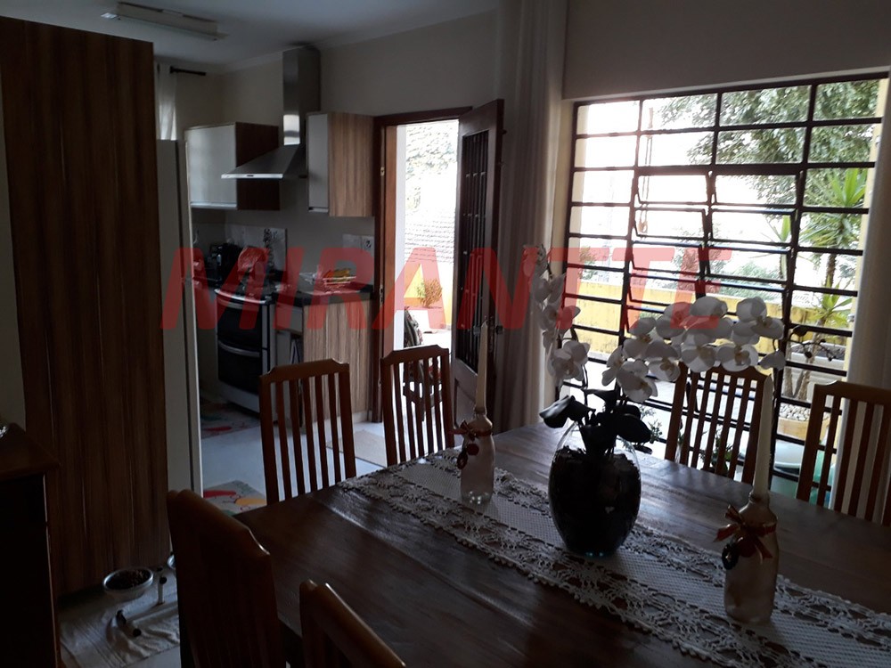 Sobrado de 144m² com 3 quartos em Horto Florestal