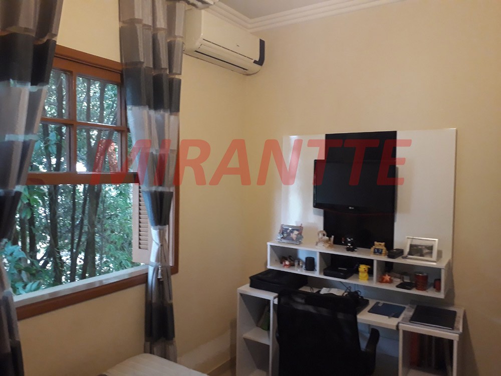 Sobrado de 144m² com 3 quartos em Horto Florestal