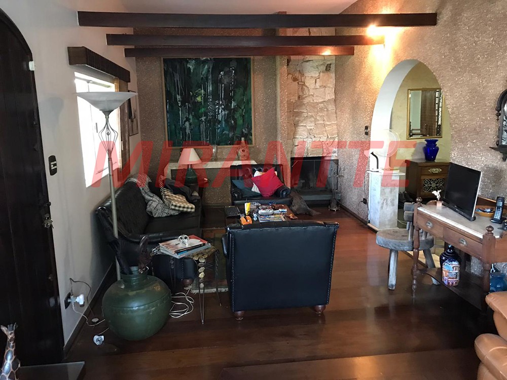 Sobrado de 252m² com 5 quartos em Jardim Virginia Bianca
