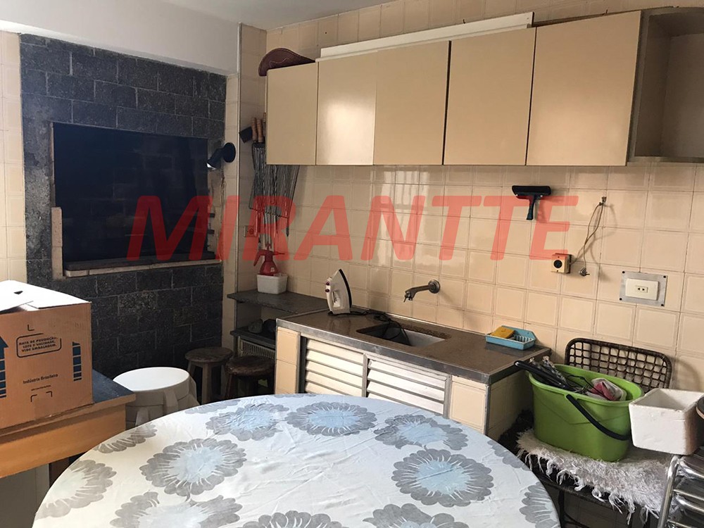 Sobrado de 252m² com 5 quartos em Jardim Virginia Bianca