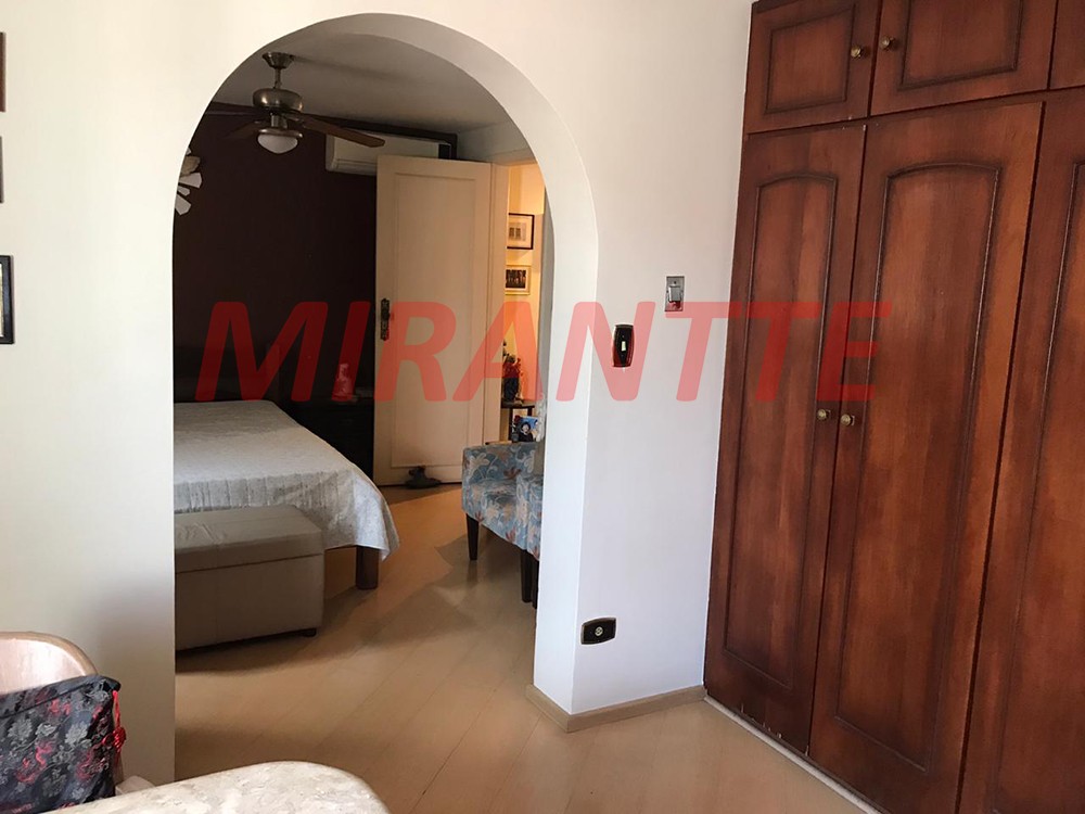 Sobrado de 252m² com 5 quartos em Jardim Virginia Bianca