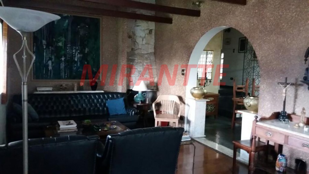 Sobrado de 252m² com 5 quartos em Jardim Virginia Bianca