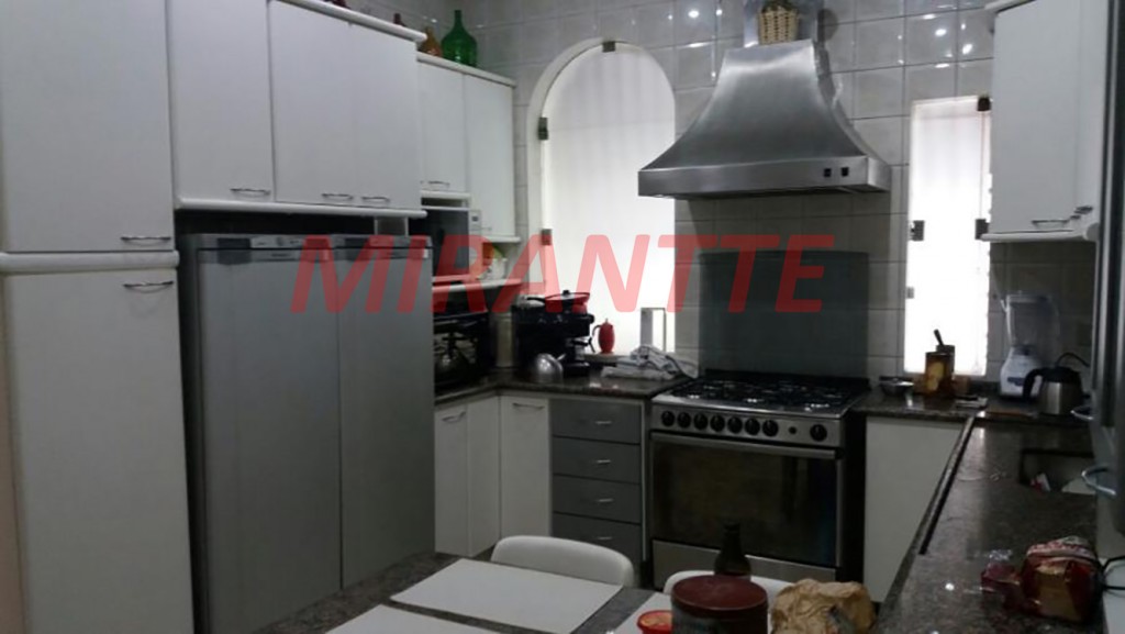 Sobrado de 252m² com 5 quartos em Jardim Virginia Bianca