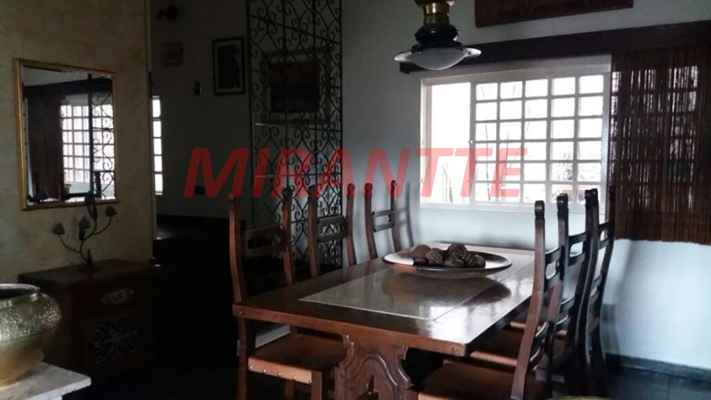 Sobrado de 252m² com 5 quartos em Jardim Virginia Bianca