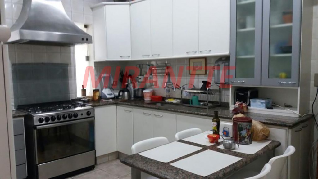 Sobrado de 252m² com 5 quartos em Jardim Virginia Bianca