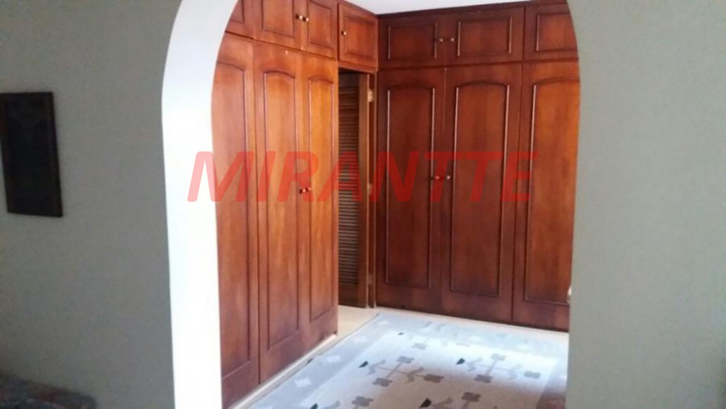 Sobrado de 252m² com 5 quartos em Jardim Virginia Bianca