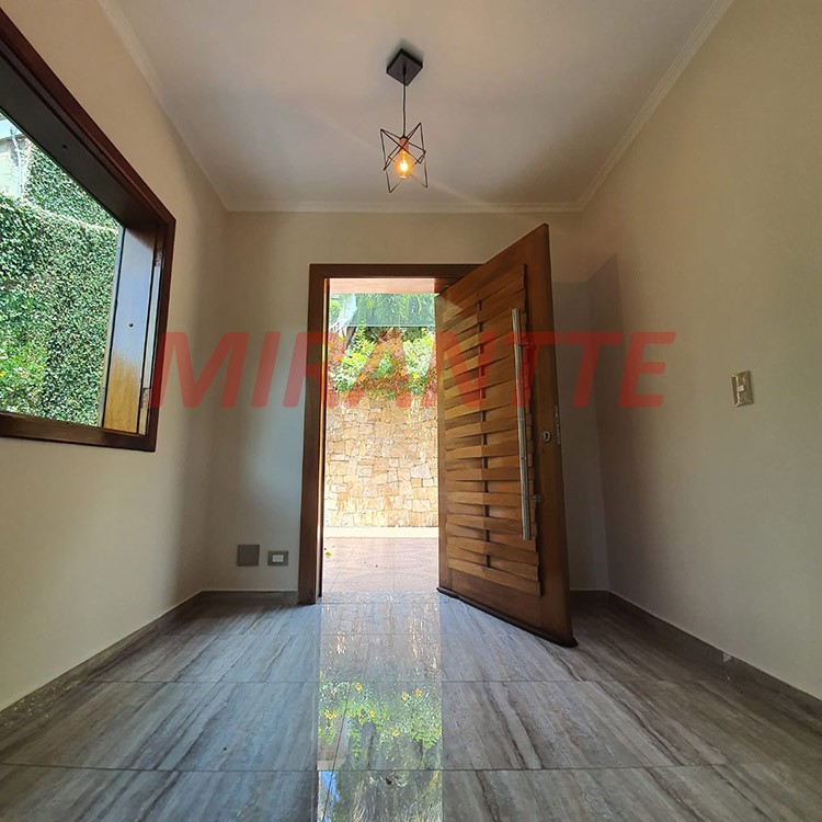 Sobrado de 450m² com 4 quartos em Serra Da Cantareira