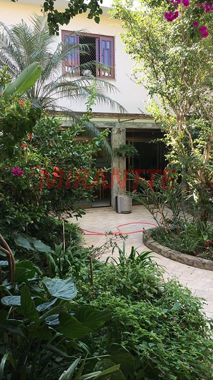 Sobrado de 450m² com 4 quartos em Serra Da Cantareira