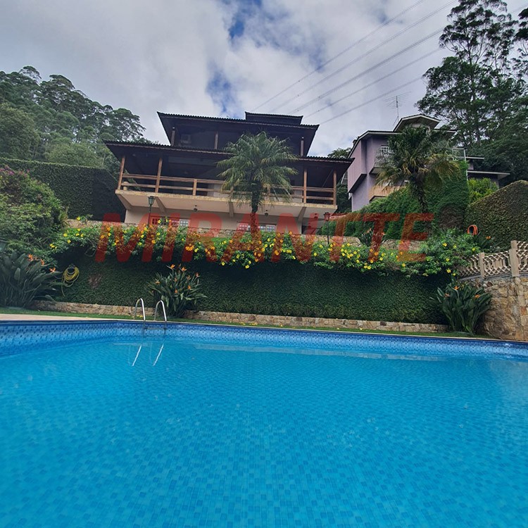 Sobrado de 450m² com 4 quartos em Serra Da Cantareira