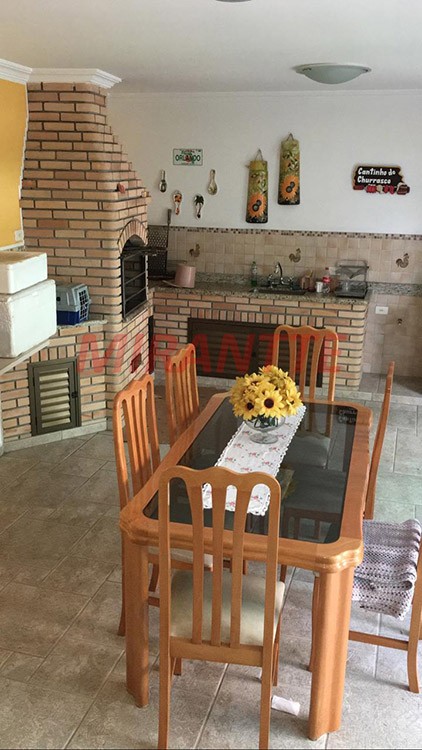 Sobrado de 450m² com 4 quartos em Serra Da Cantareira