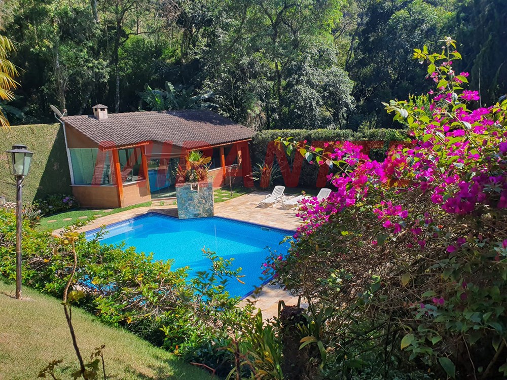 Sobrado de 450m² com 4 quartos em Serra Da Cantareira